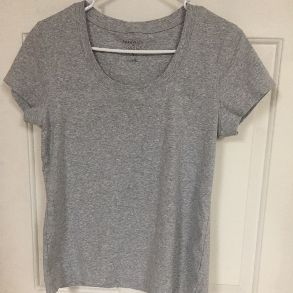 Preswick & Moor grey short sleeve scoop neck shirt